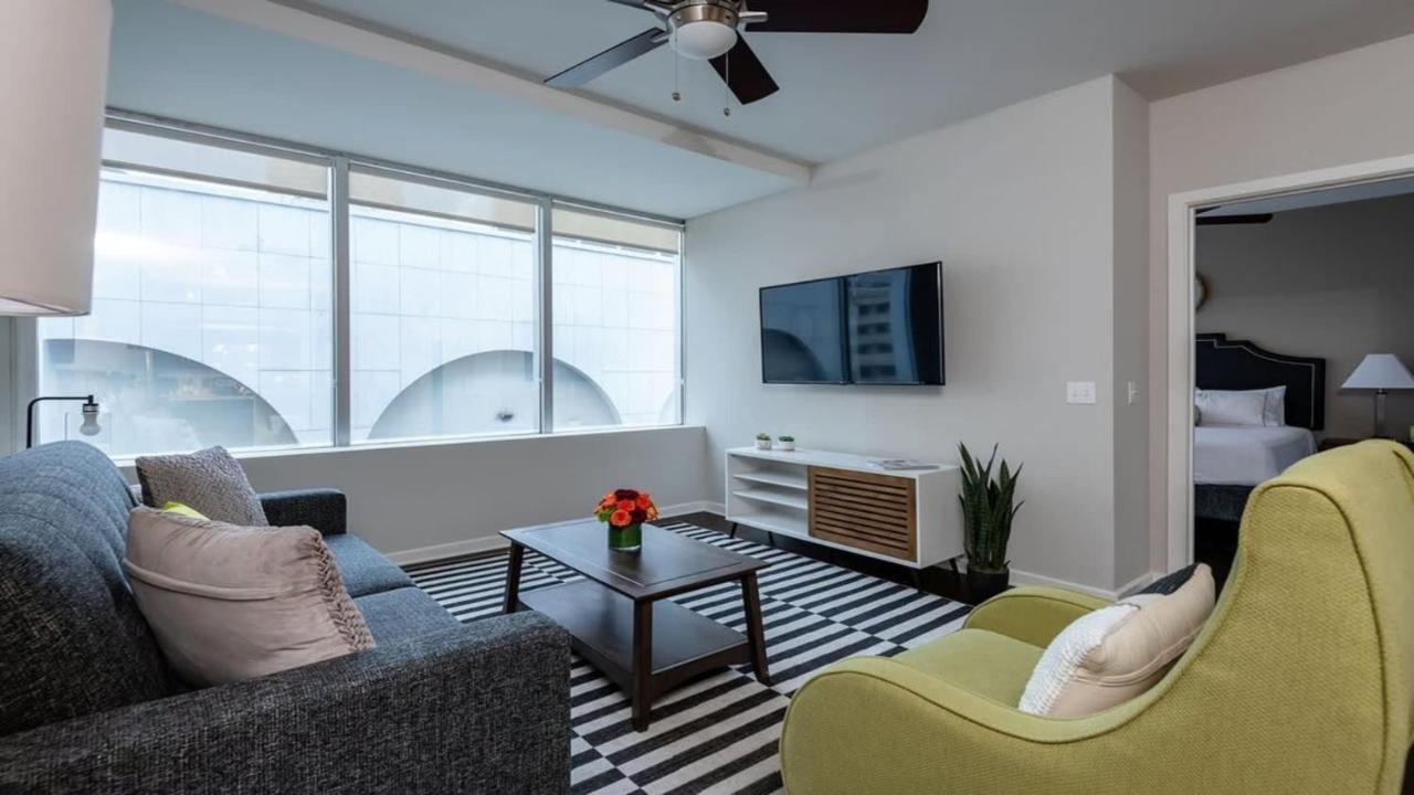Downtown Dallas Cozysuites With Gym #9 المظهر الخارجي الصورة