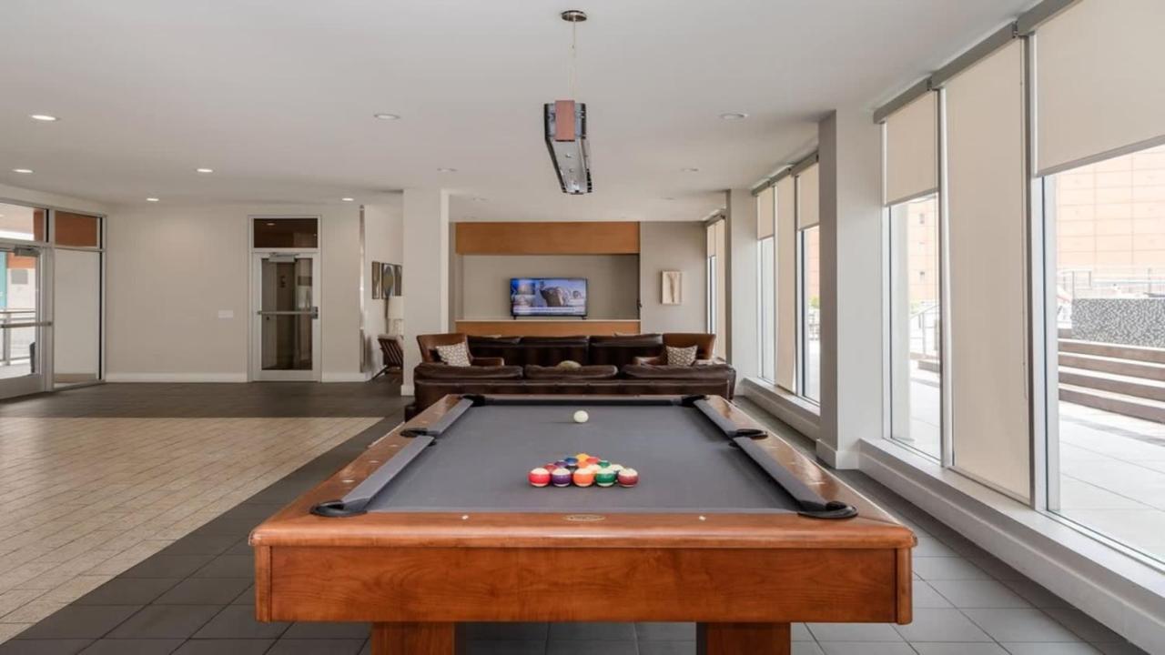 Downtown Dallas Cozysuites With Gym #9 المظهر الخارجي الصورة