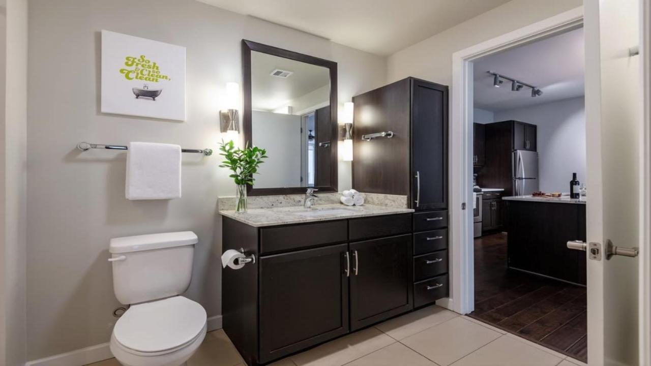 Downtown Dallas Cozysuites With Gym #9 المظهر الخارجي الصورة